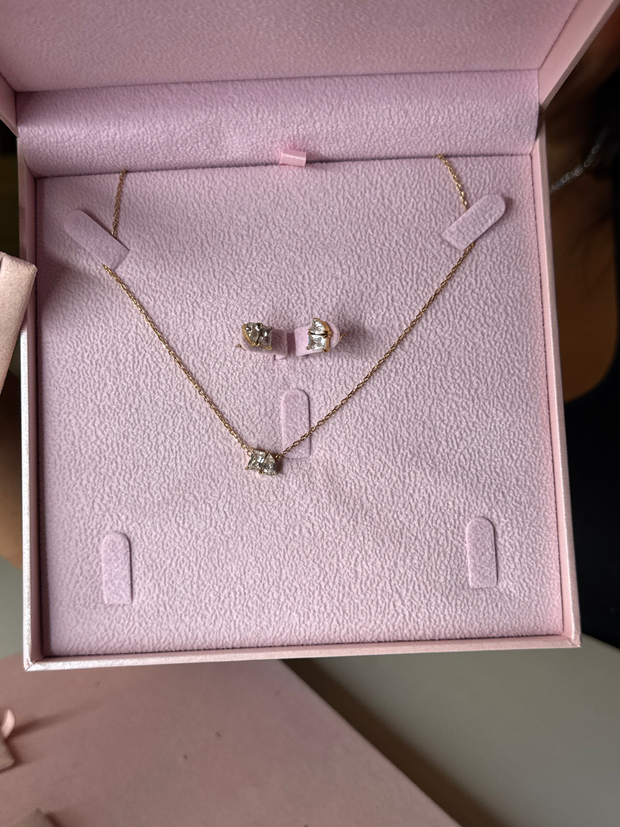 Duo Diamonds Necklace