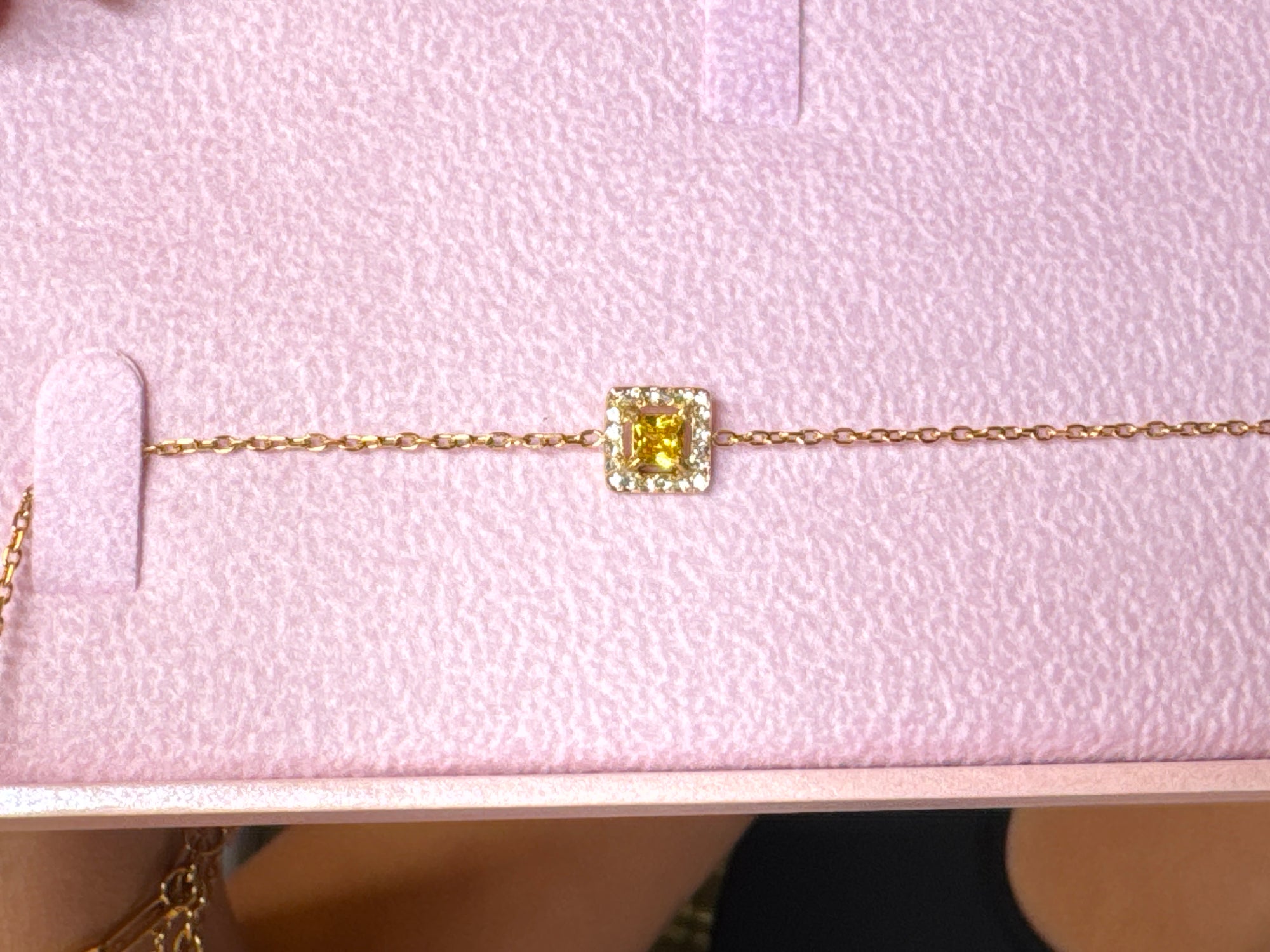 Yellow diamond armband
