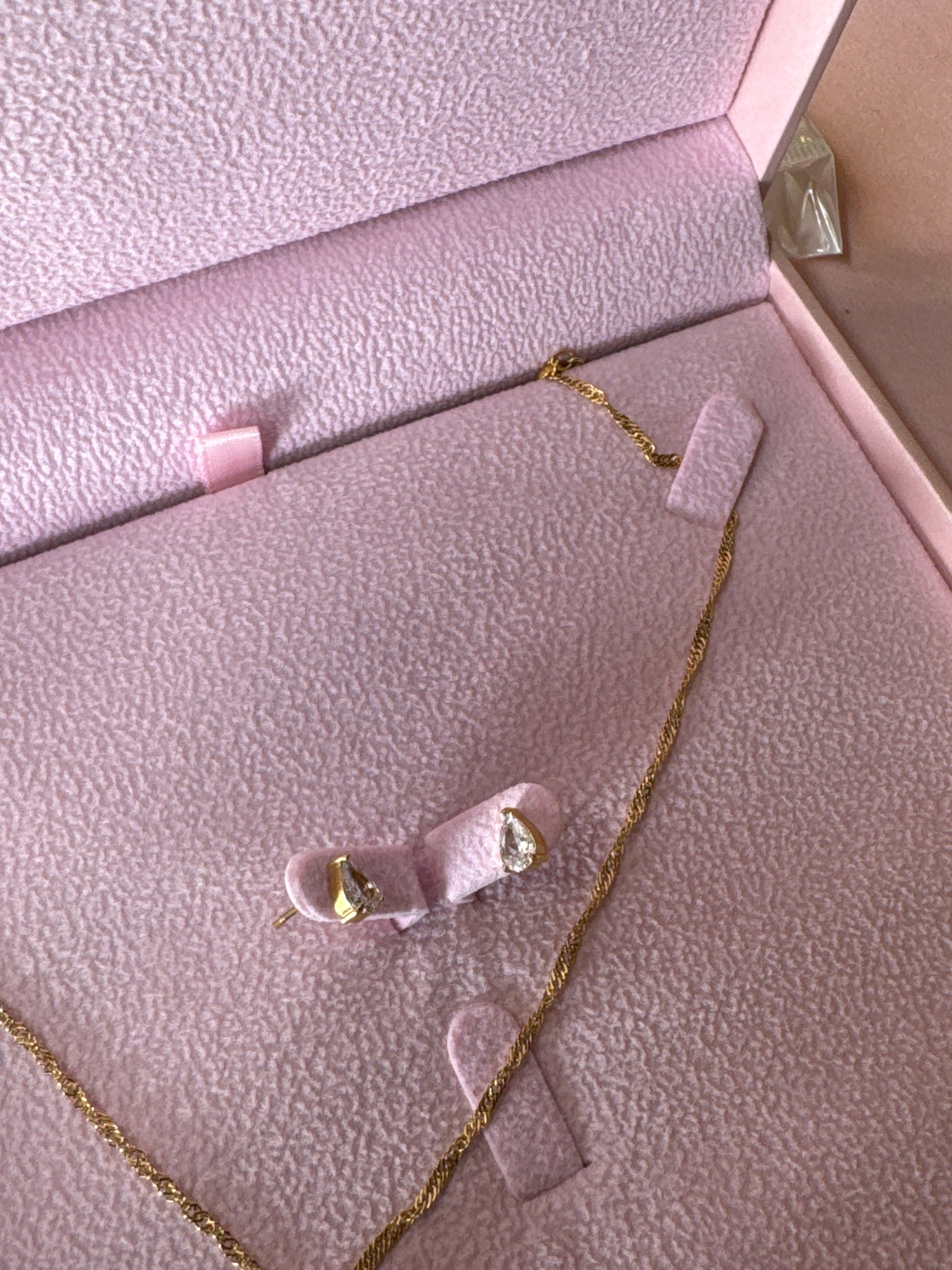 Mini drop earrings
