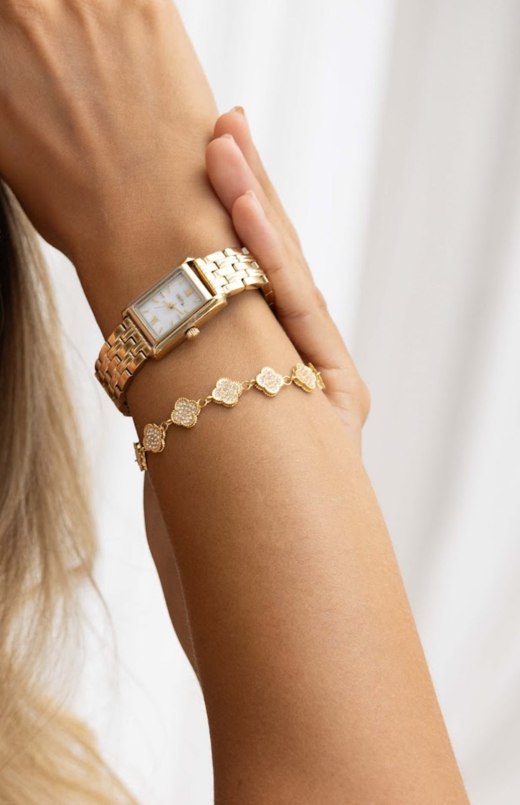 Endless Elegance Gold Pearl &amp; Lucky Fléur Bracelet