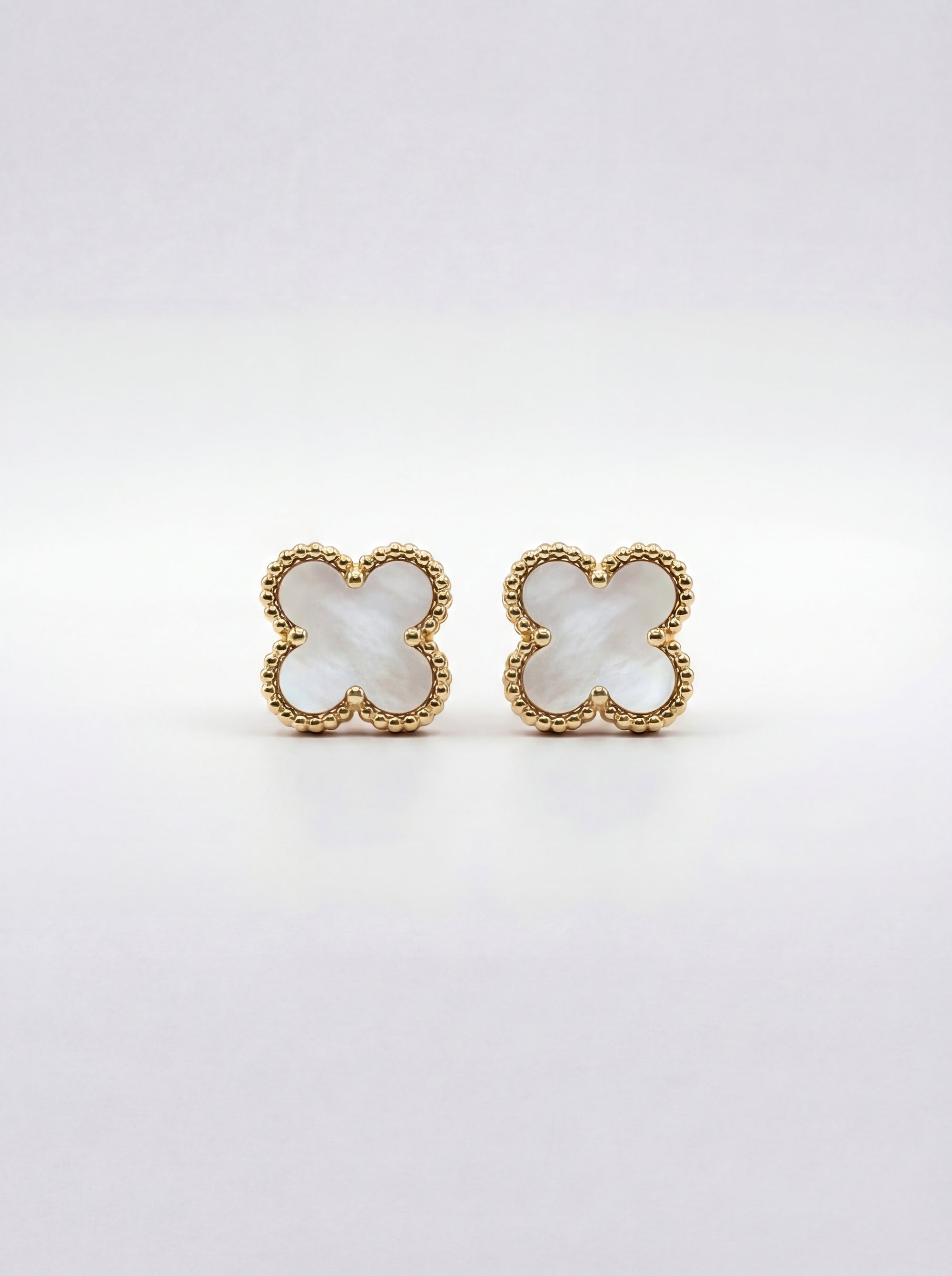 Lucky Fléur Pearl Earrings